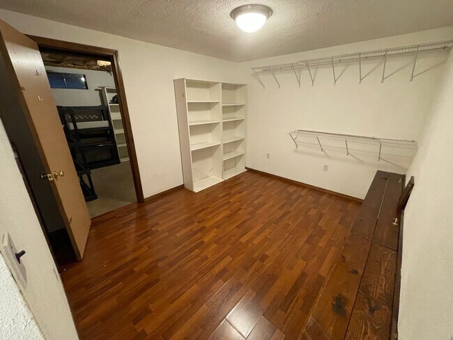 Photo - 16 Bowstring Way