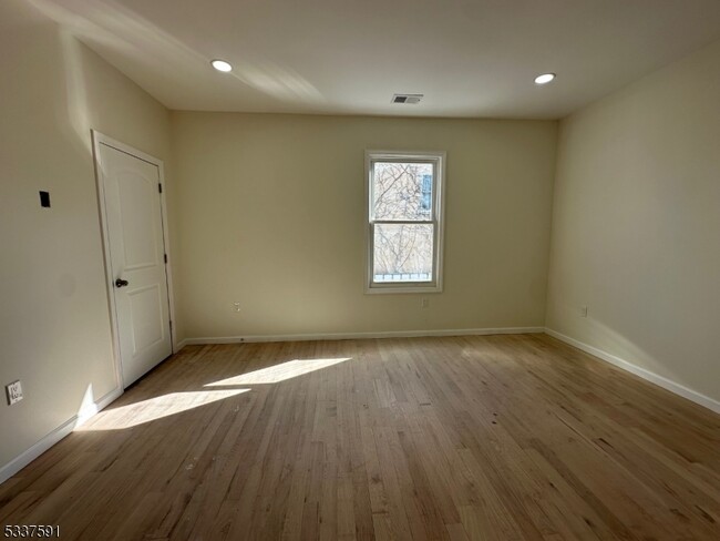 Photo - 1094 Grove St Apartment Unit 2R