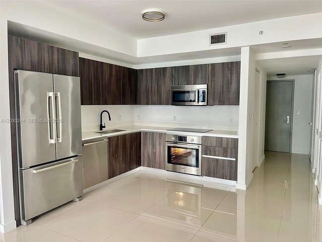 Photo - 488 NE 18th St Unit 4403