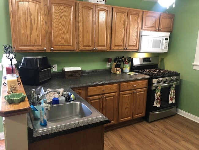 Photo - 3 BR 1 Bath New Haven!