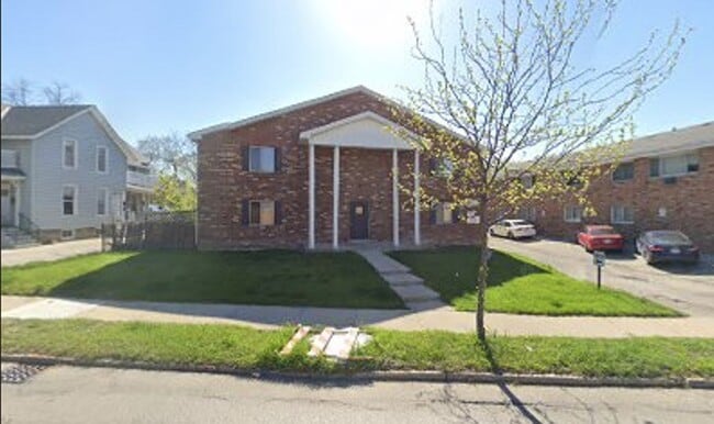 Building Photo - 646 S Hawley Rd Unit 205