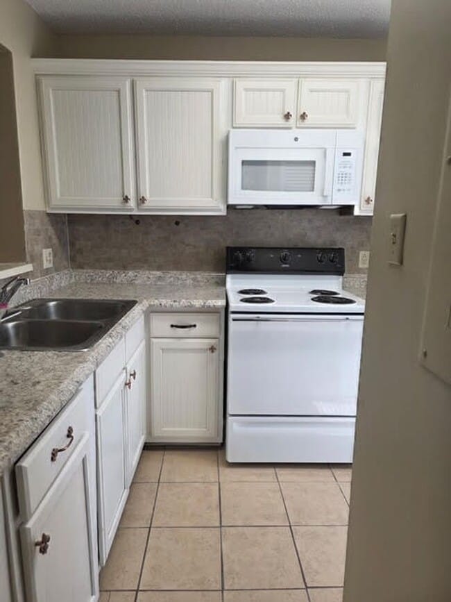 Photo - CHARMING CONDO READY FOR OCCUPANCY!