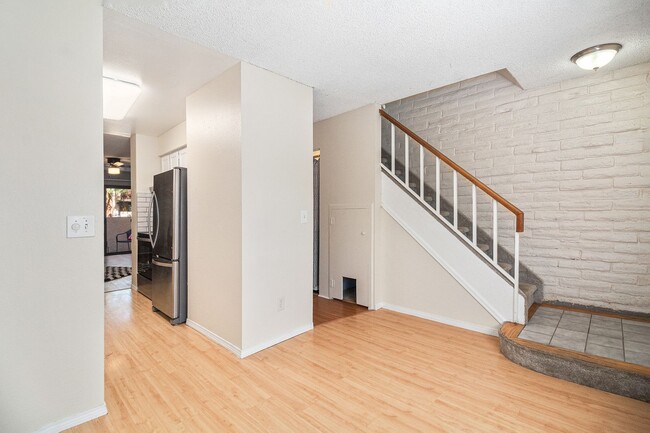 Photo - Well Maintained 2 Bed, 2 Bath Townhome in Fountain Court!