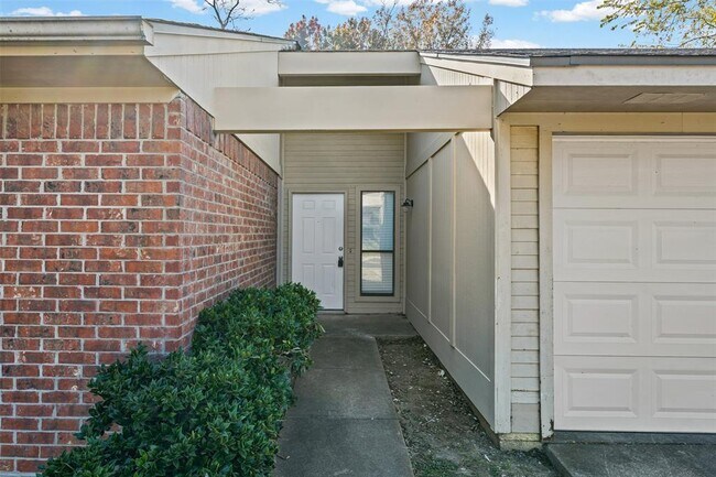 Photo - 2313 Paul Revere St