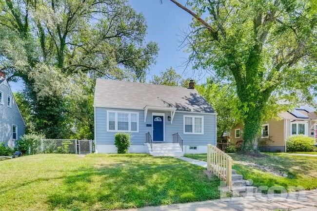 Photo - 3523 Sussex Rd