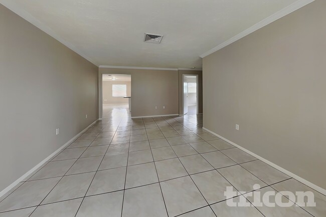 Photo - 8105 Longbay Blvd