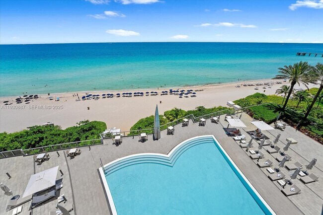 Photo - 17121 Collins Ave Unidad 1005