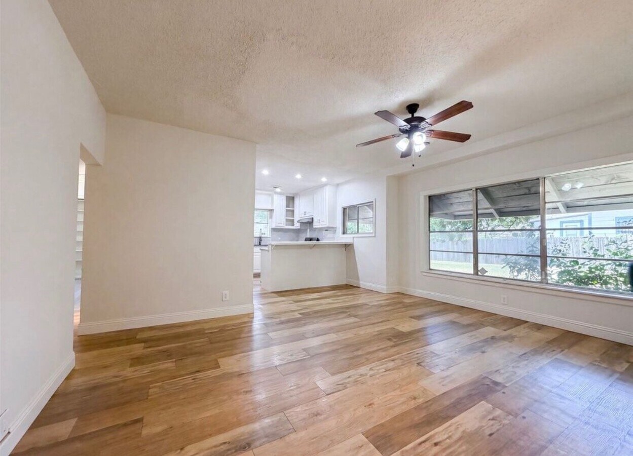 Photo - 5109 Malinda Ln S