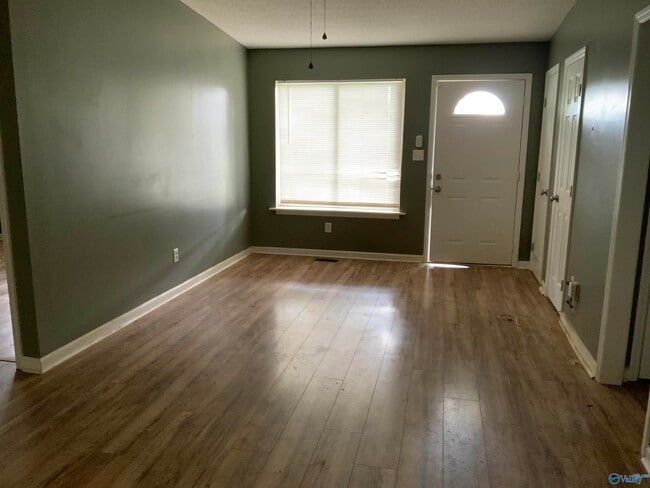 Photo - 3201 Delisa Cir NW