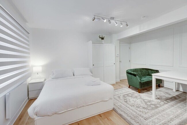 Photo - 1755 R. Saint-Denis Unit FL4-ID1319148P