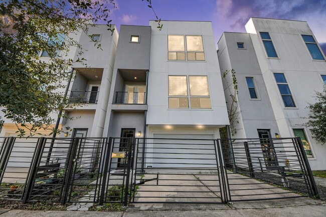 Photo - 3204 Sherman St