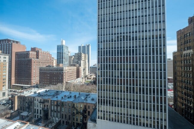 Photo - 1221 N Dearborn St