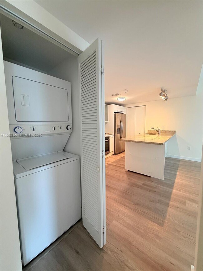 Photo - 185 SW 7th St Unit 2510