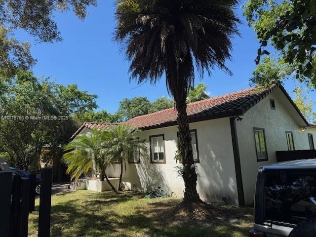 5735 SW 46th Ter