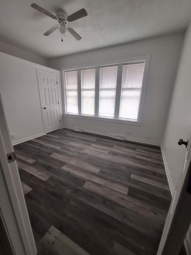 Photo - 320 W 16th St Unit 1