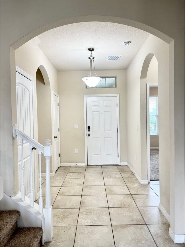 Photo - Large 4/3.5 Home located in Waterleigh! Do...