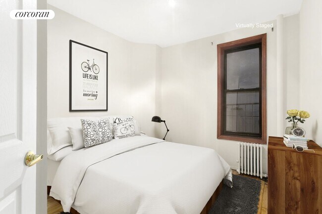 Photo - 242 E 10th St