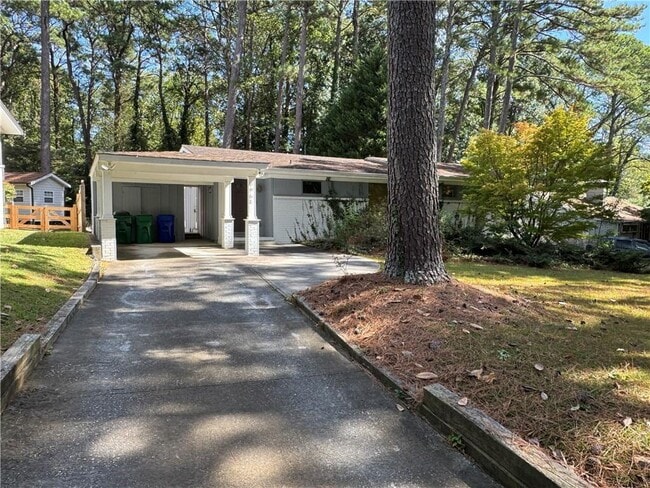 Photo - 1968 Fairway Cir NE