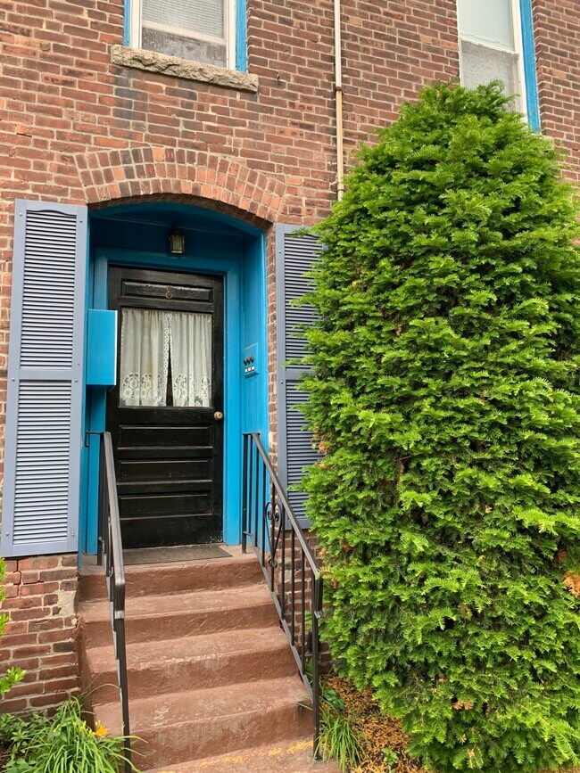 8 Mead St Unit 2A