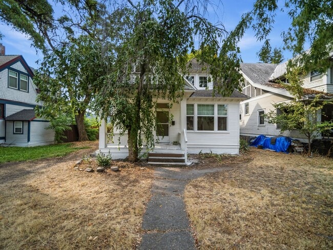 Photo - 728 E Indiana Ave