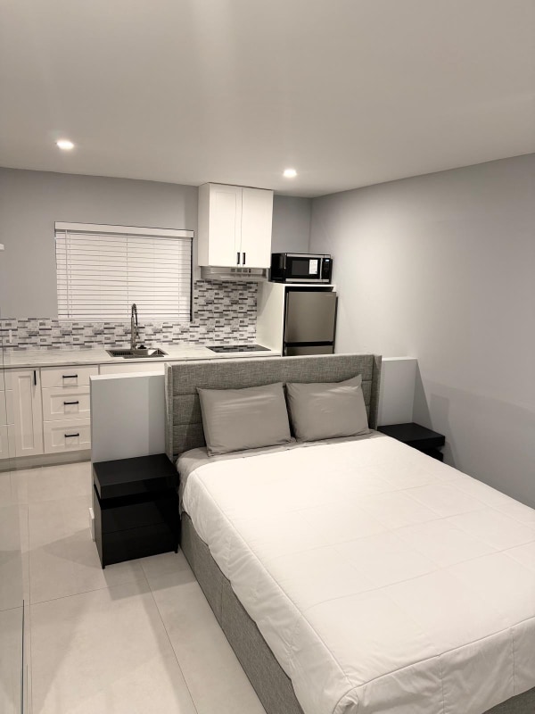 Building Photo - 3431 Thomas St