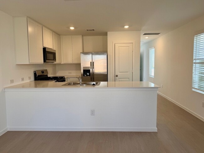 Photo - 921 Pertuso Ln