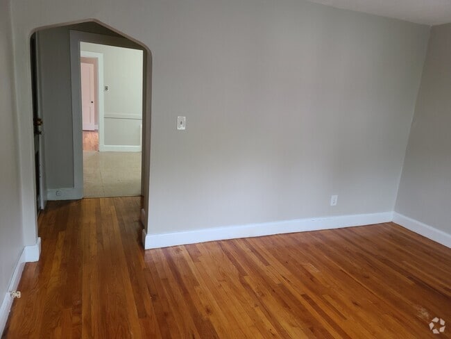 Building Photo - 18 Brooks St Rental