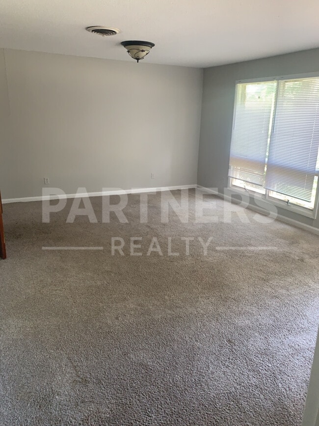 Photo - 4508 Rainbow Rd