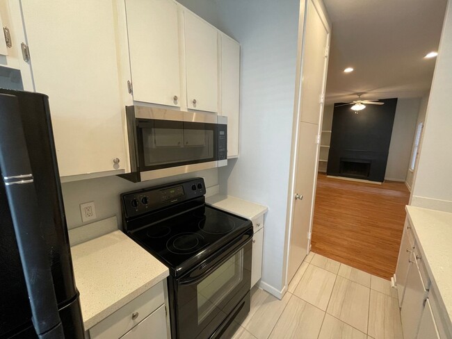 Photo - Beautiful 2/2 in West Campus