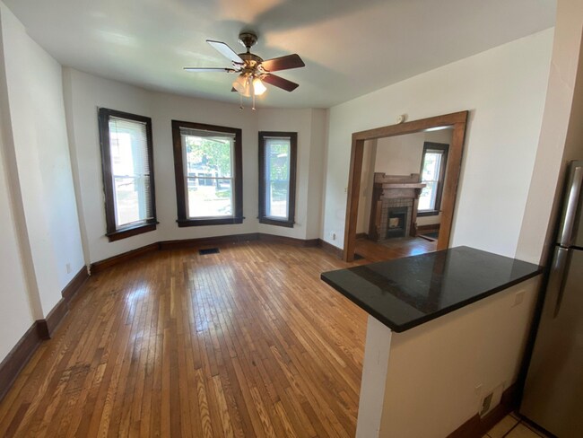 Photo - 295 E 19th Ave