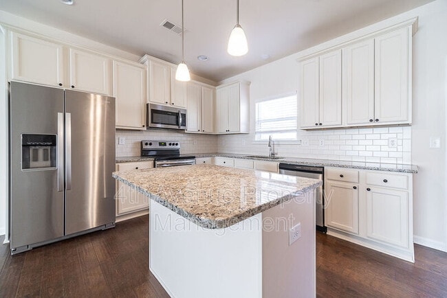 Photo - 3409 Abbey Wy