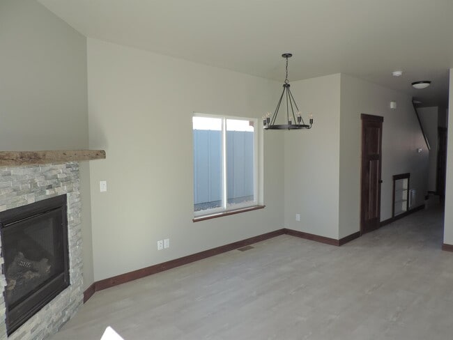 Photo - 1306 Fozzie Ln