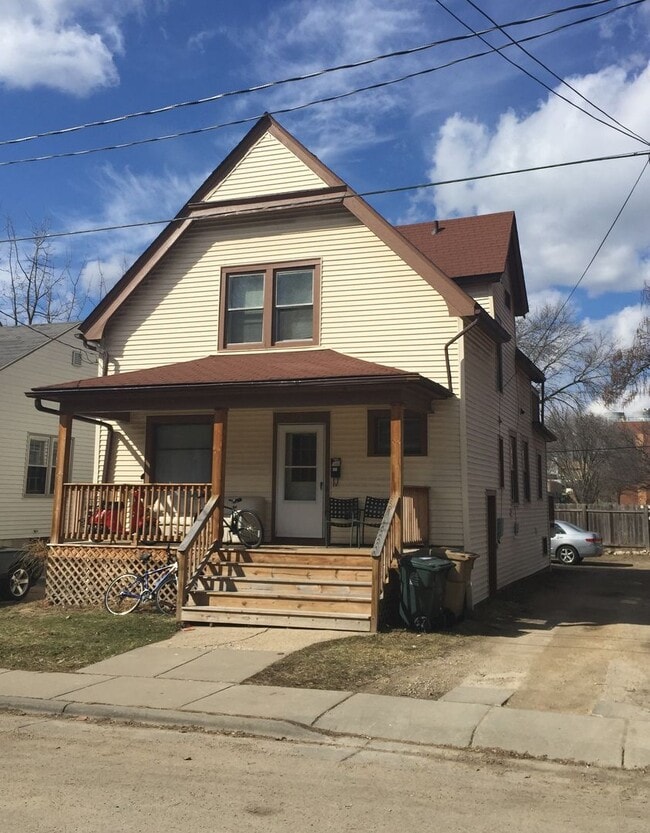 Building Photo - 5 bedroom with parking near Regent/Mills $...