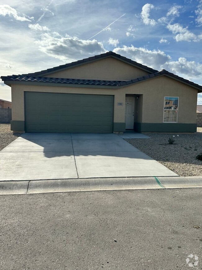 Building Photo - Newer home in the heart of Ft Mohave