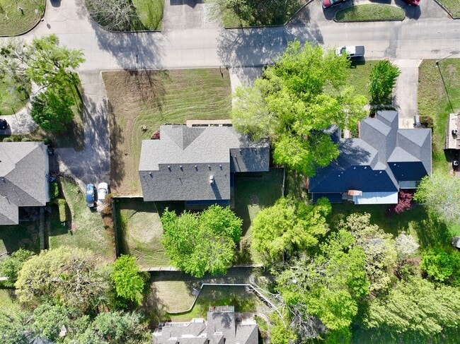 Photo - Spacious 4 Bed Home in Prime Claremore Location