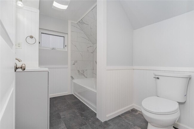 Photo - 25 Summit St