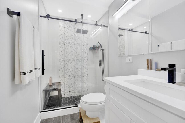 Photo - 1 bedroom in Chicago IL 60613 Unit 608