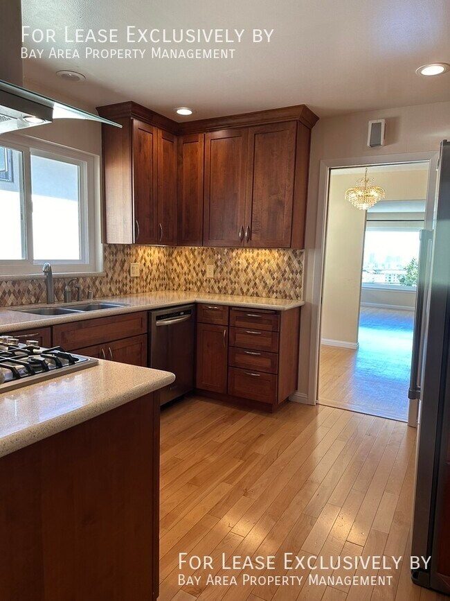 Photo - Gorgeous and updated 3/2 with bonus room S...