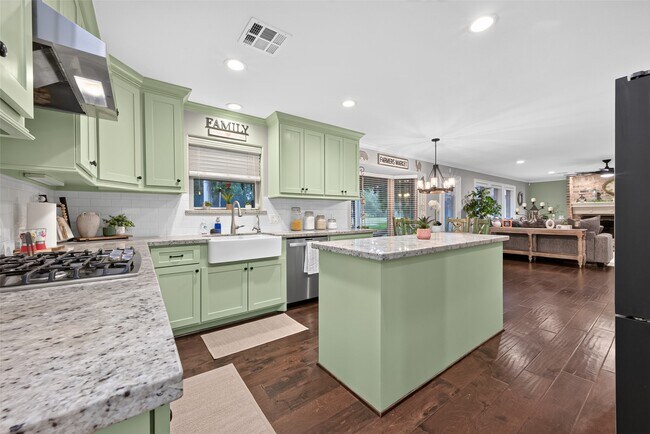 Photo - 746 Stone Mountain Dr