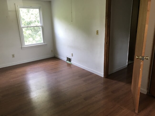 Photo - Adorable 4 bdrm/2 bath Home Located on Monument Ave. Near Willow Lawn!