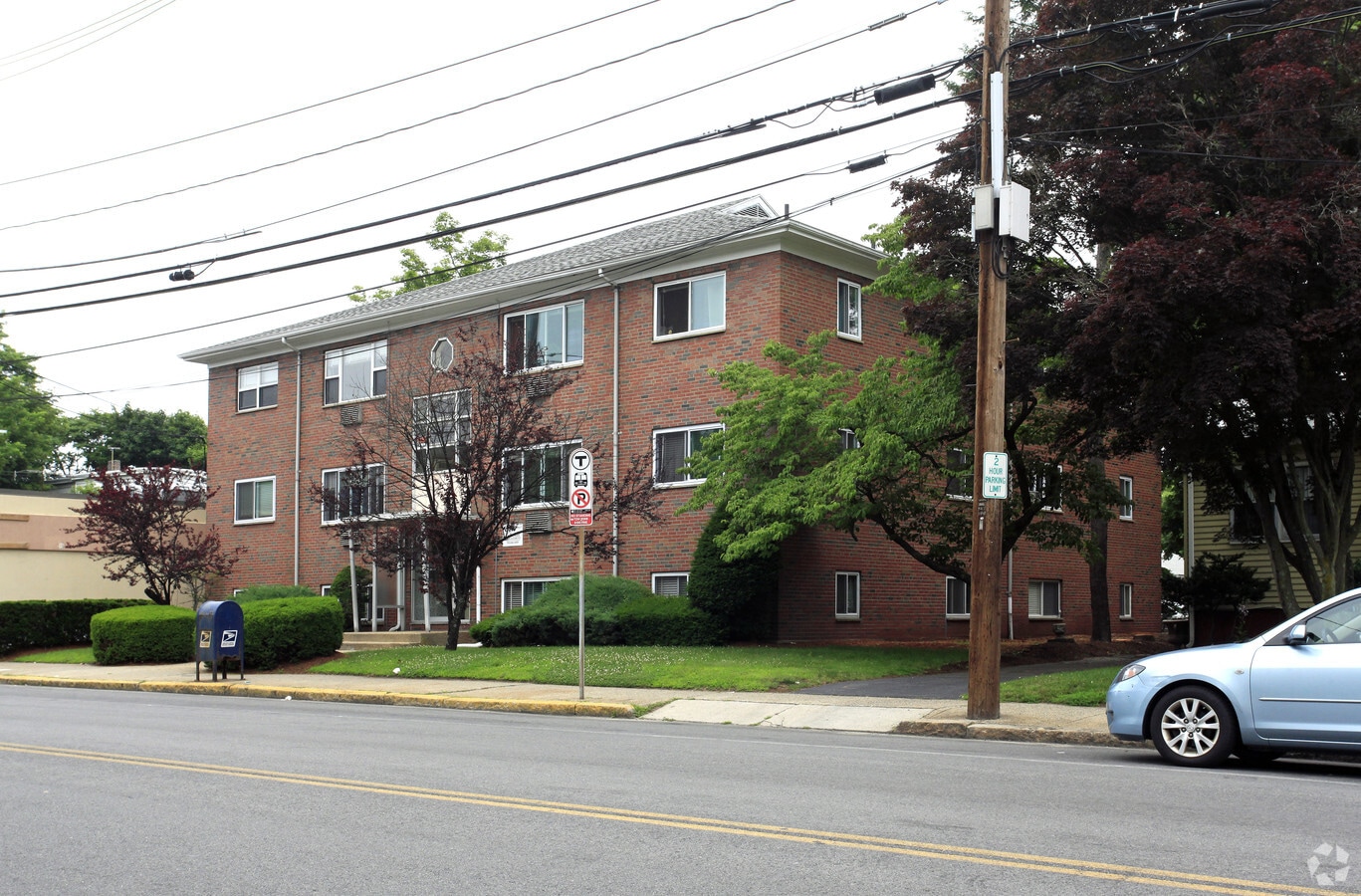Photo - 1033 Massachusetts Ave Apartments