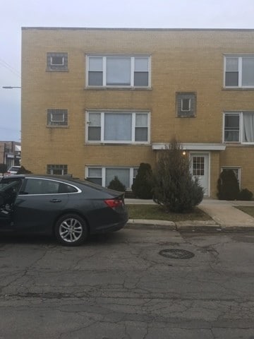 Building Photo - 3157 N Lockwood Ave Unit 2B Rental