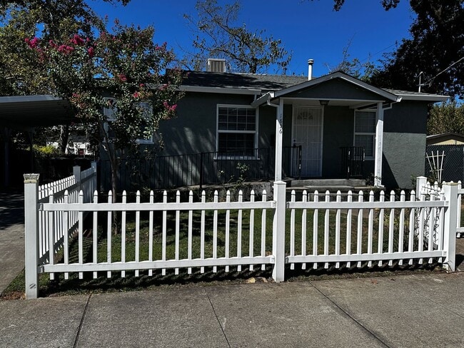 Photo - 1836 Continental St