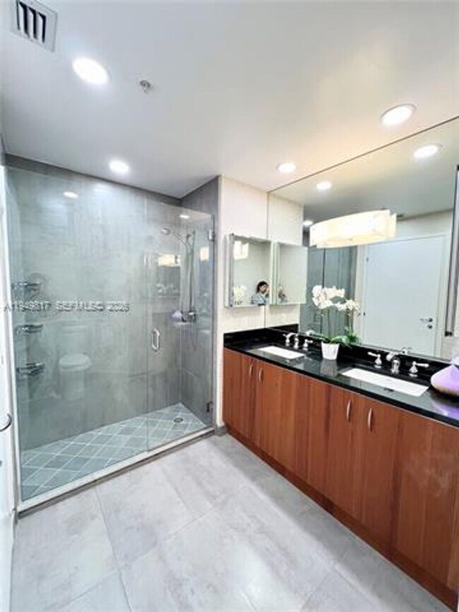 Photo - 300 S Biscayne Blvd Unidad 300 S Biscayne Blvd  L-814