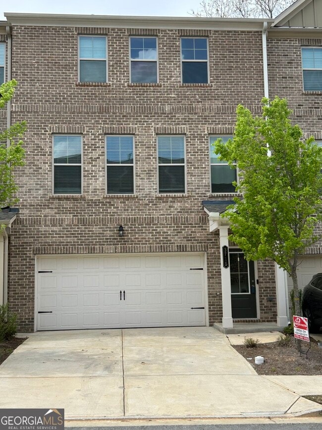 3715 Davis Cir