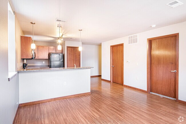 1BR, 1BA - 749SF