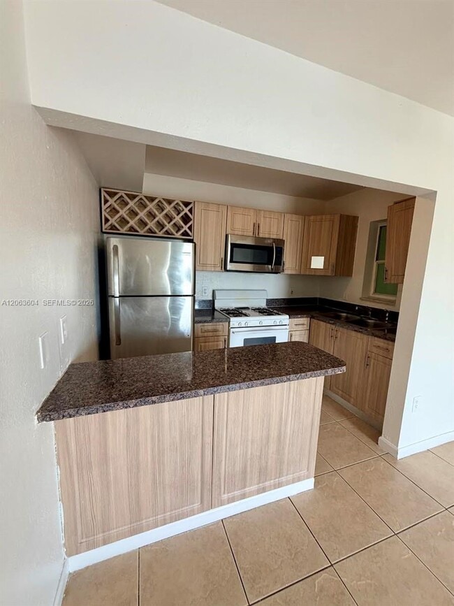 Photo - 12890 NE 8th Ave Unit 304