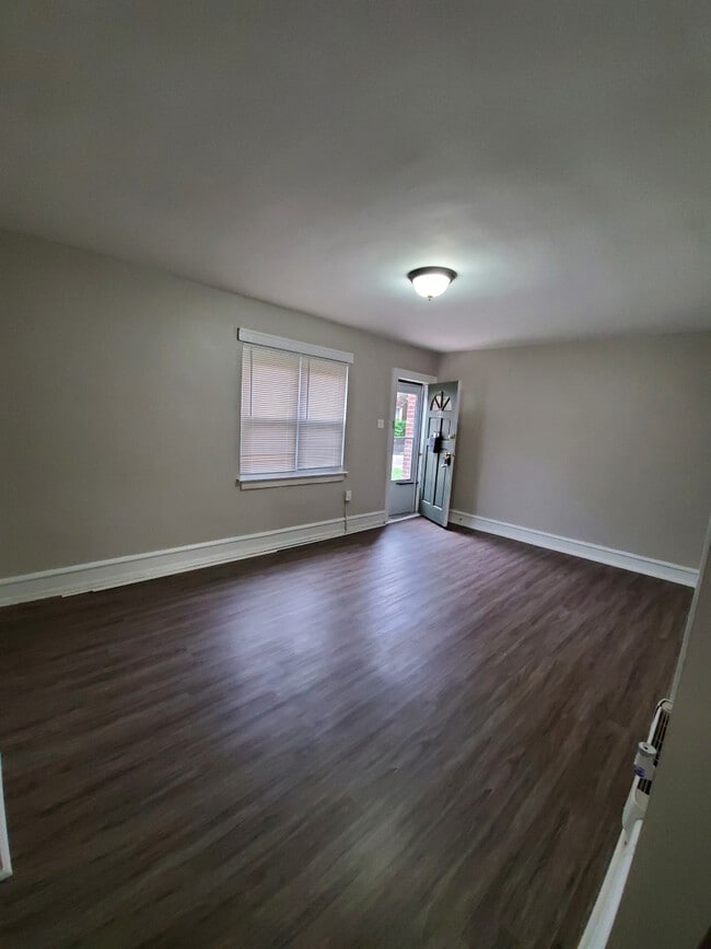 Oak Woods (Collingswood Forest LLC) Apartments Collingswood, NJ