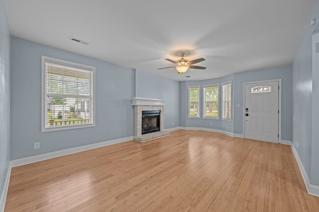 Photo - 4BD/3BA plus Bonus Room on Sought After Ma...