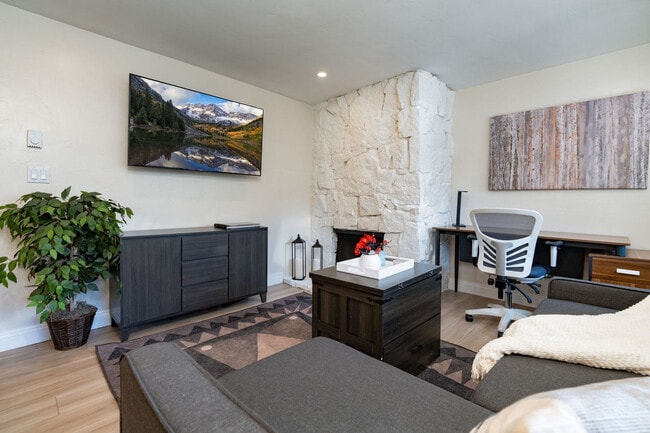 Photo - 940 Waters Ave Unidad ID1339920P